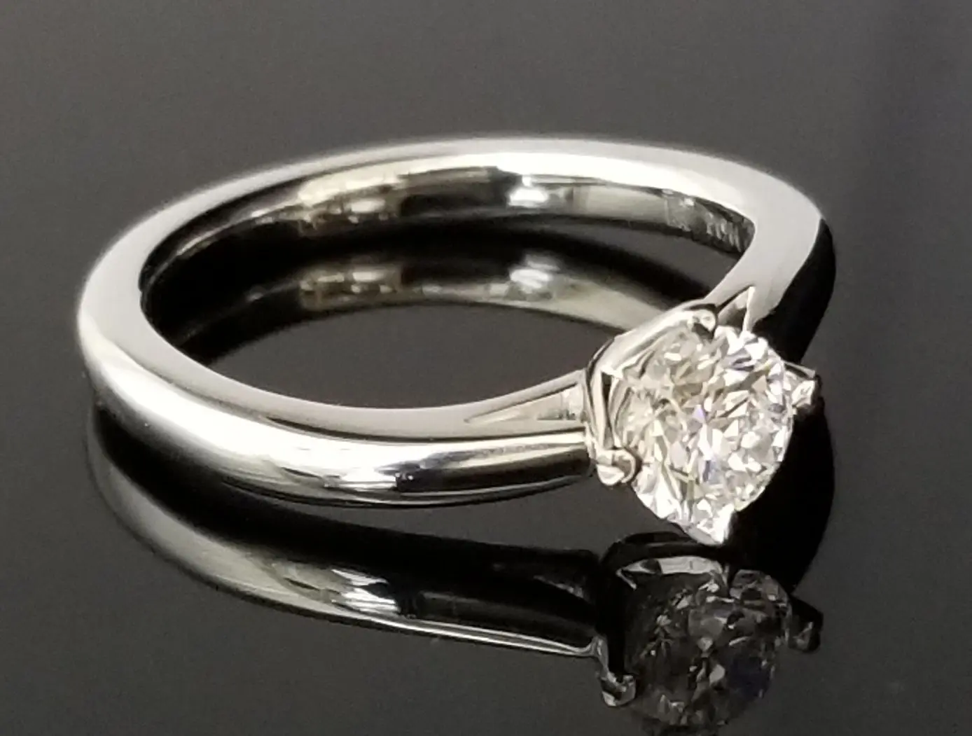 鍛造製法オーダーメイドのご婚約指輪 | 結婚・婚約指輪のオーダー 