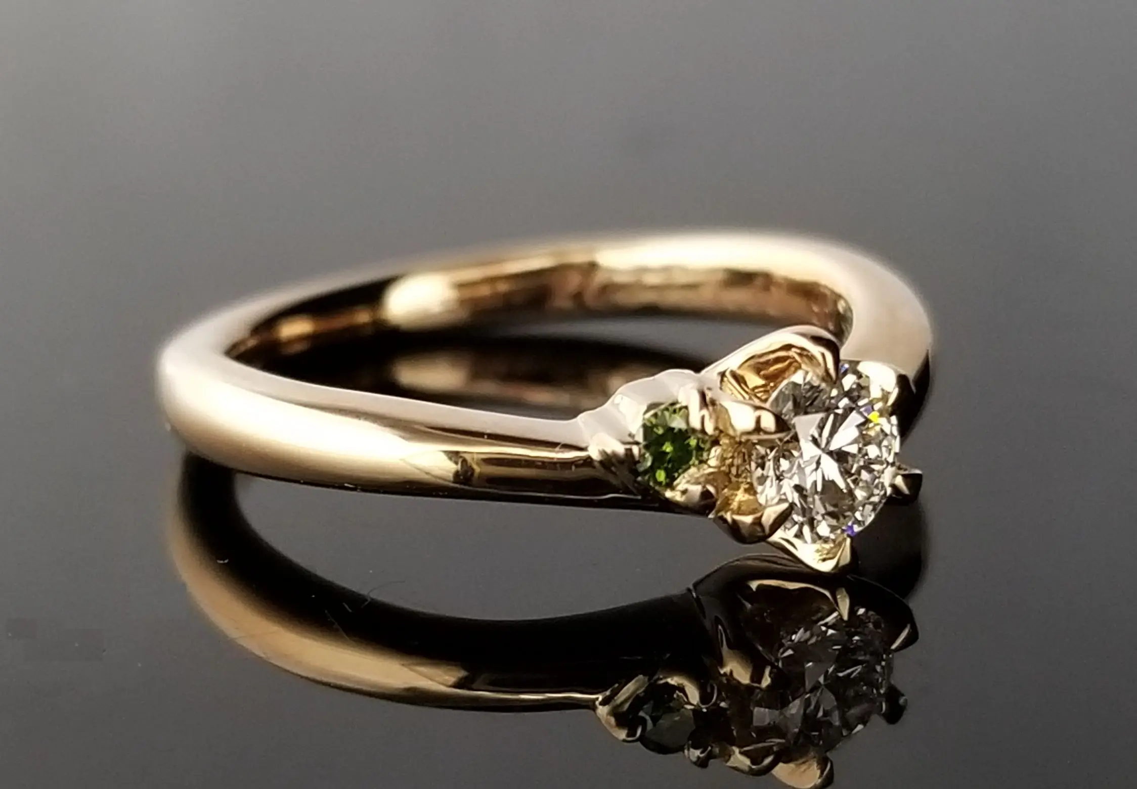 コーラルゴールドのシンプルエンゲージ | 結婚・婚約指輪のオーダーメイドは鍛造指輪＜TANZO＞