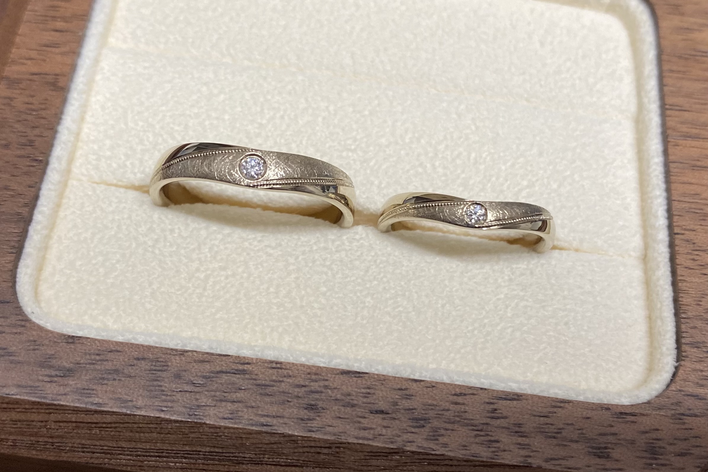 オリジナルカラーでお二人だけの素敵なご結婚指輪にのサムネイル