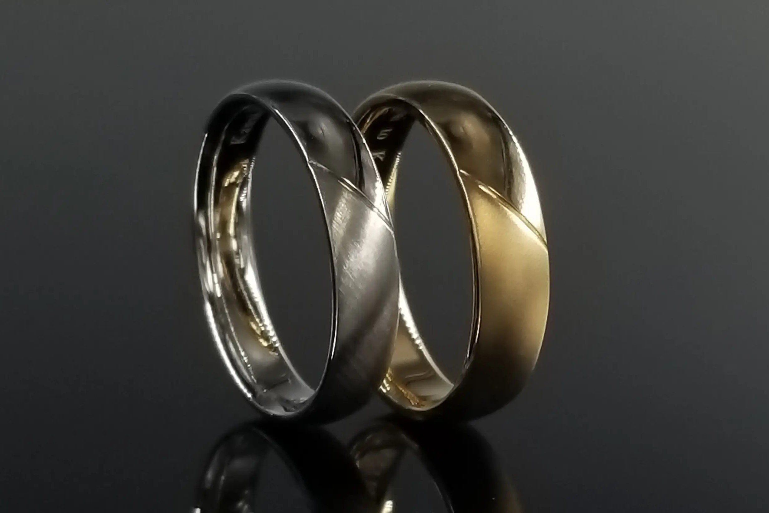 シンプルながらもこだわりがつまったご結婚指輪のサムネイル